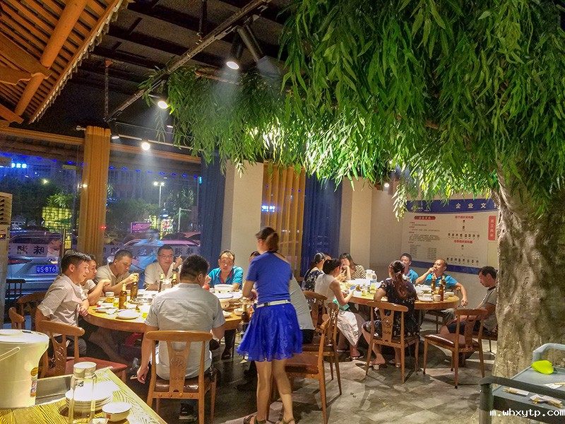 8月9日，华体会体育手机公司聚餐活动