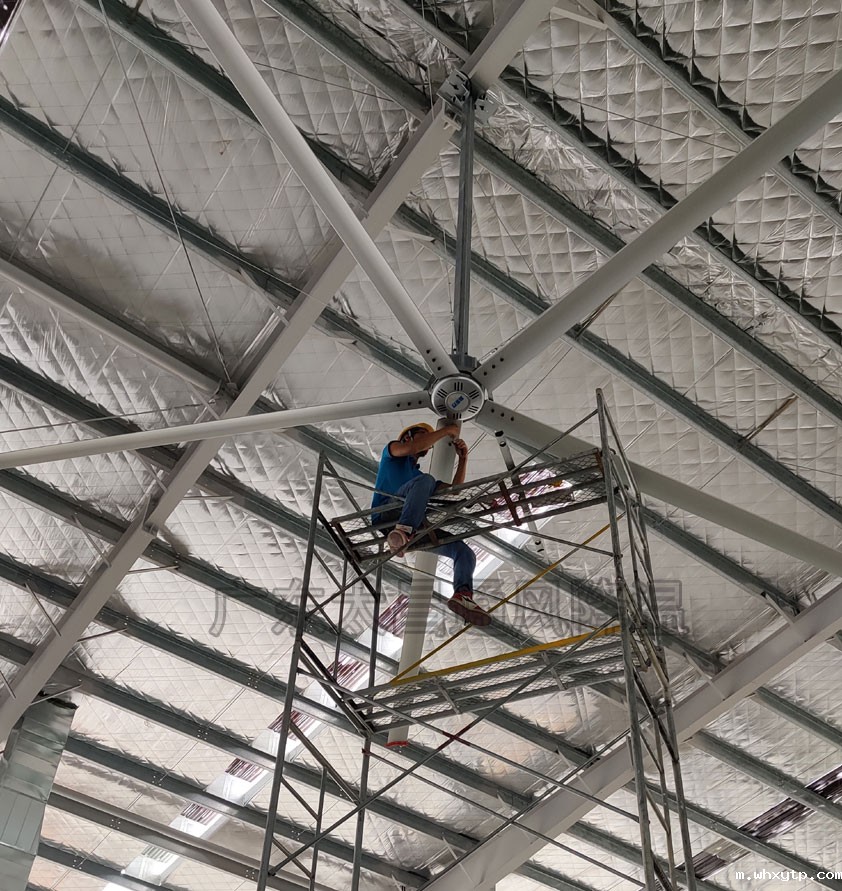 夏天车间闷热 华体会体育手机工业大风扇降温通风提高舒适度