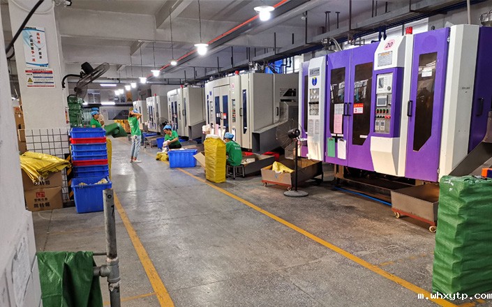 某吹瓶机生产线冷水机工程